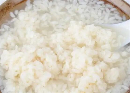 红小米黄酒功效与作用及食用方法「红小米酒可以直接喝吗」