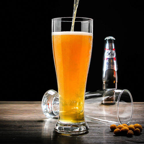 个性喝啤酒的杯子_打造独特的啤酒文化