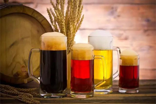喝啤酒会造成_喝啤酒会导致酒精中毒吗
