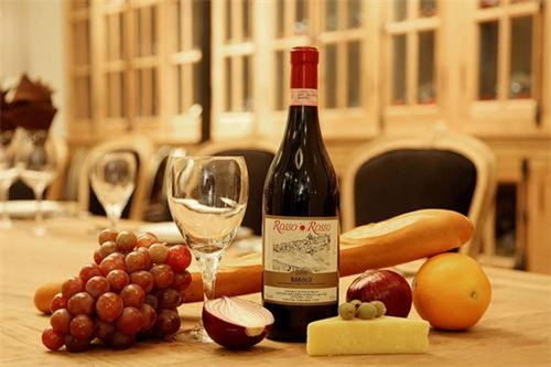 法国葡萄酒如何配餐(从白葡萄酒到红葡萄酒,每款都有最佳搭配)