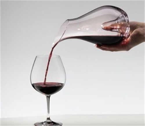 茅台干红葡萄酒白金酒-探索酒文化的奢华之旅