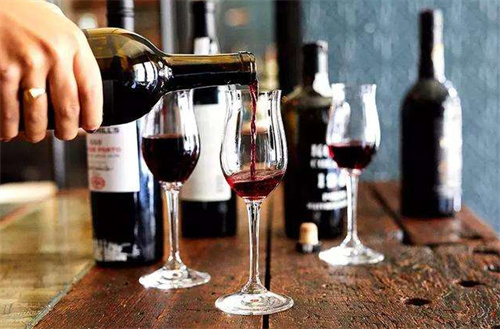 拉菲干红葡萄酒价格一览，品质与价格兼具的选择