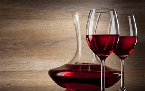干红灌装日期和保质期「了解干红葡萄酒的生产和贮存」